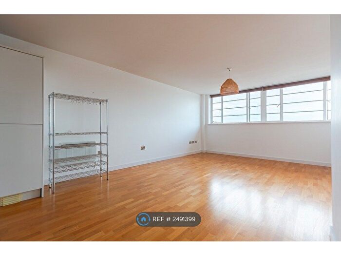 1 Bedroom Flat To Rent In Axminster Road, London, N7