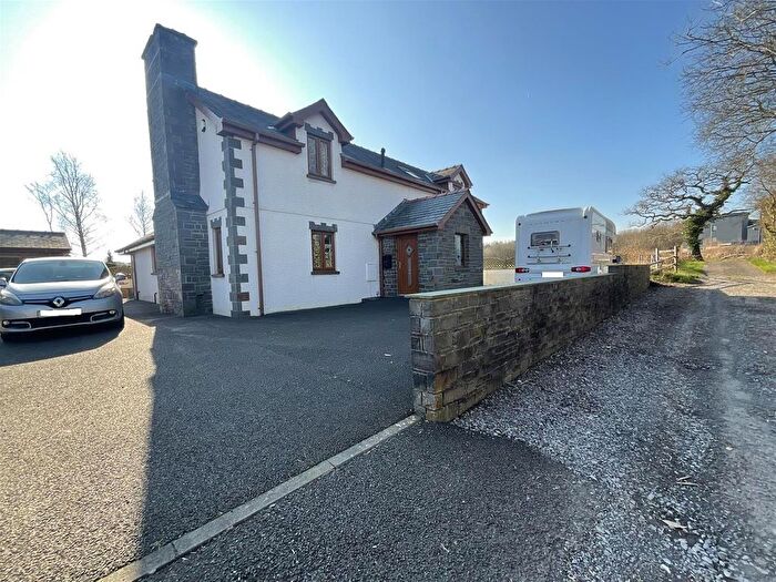 3 Bedroom Detached House For Sale In Blaenau Road, Llandybie, Ammanford, SA18