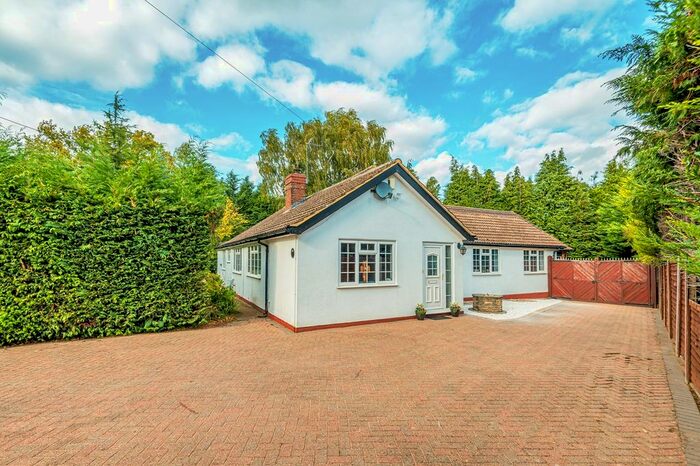 4 Bedroom Detached Bungalow To Rent In Ampthill Road, Flitwick, MK45