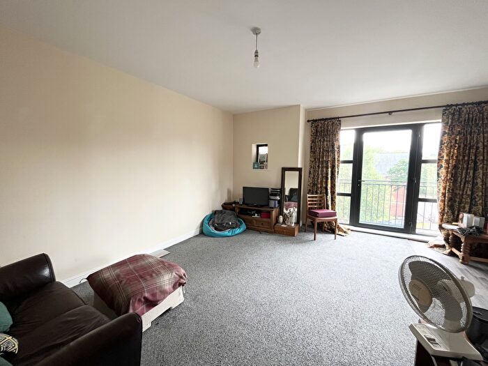 2 Bedroom Apartment To Rent In Pennine Place, DE56