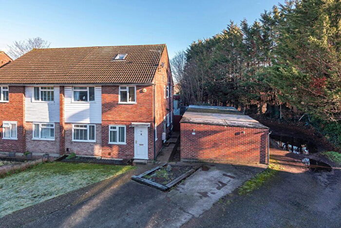 2 Bedroom Ground Maisonette For Sale In Woodchurch Close, Sidcup, DA14