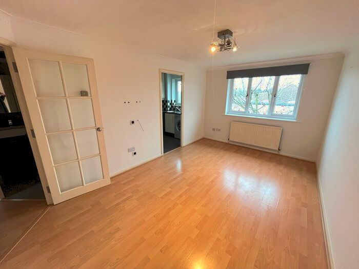 1 Bedroom Flat For Sale In Godwin Close, Sewardstone Road, London, E4