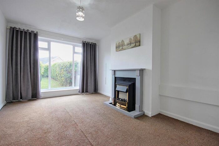 2 Bedroom Semi-Detached Bungalow For Sale In Ranby Drive, Hornsea, HU18