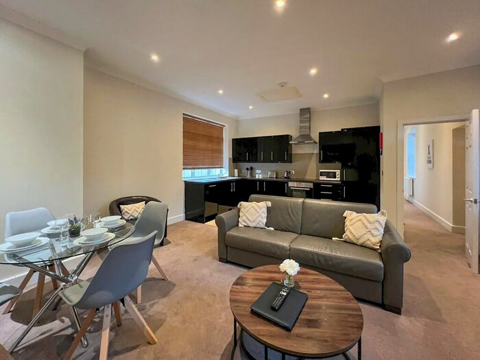 2 Bedroom Serviced Apartments To Rent In Broad Street, Wokingham, Berkshire, RG40