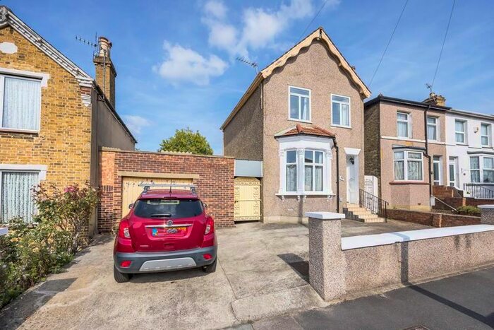 3 Bedroom Detached House To Rent In Standard Road, Bexleyheath, DA6
