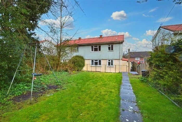 4 Bedroom Semi-Detached House To Rent In Stanmore, SO22