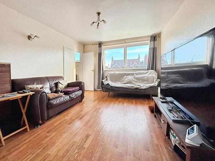 2 Bedroom Maisonette To Rent In Goldsel Road, Swanley, BR8