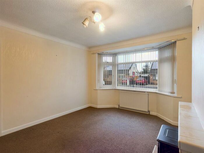 2 Bedroom Bungalow For Sale In Calder Avenue, Ormskirk, L39