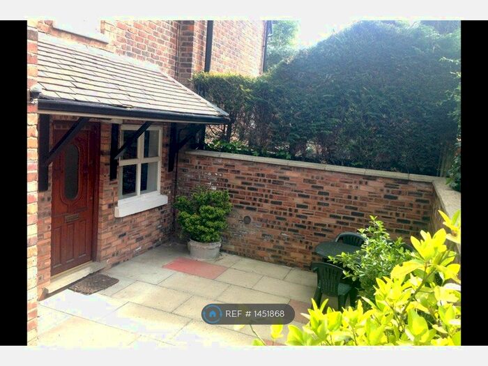 2 Bedroom Flat To Rent In Stanton Avenue, Manchester, M20