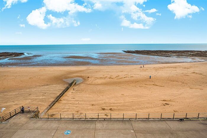 1 Bedroom Flat For Sale In Beach Road, Westgate-On-Sea, CT8