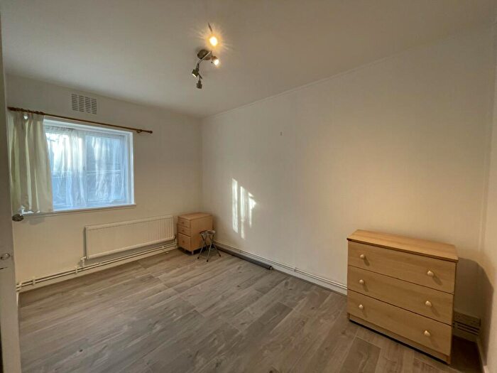 2 Bedroom Apartment To Rent In Elsinore House, Denmark Road, Camberwell, London, SE5