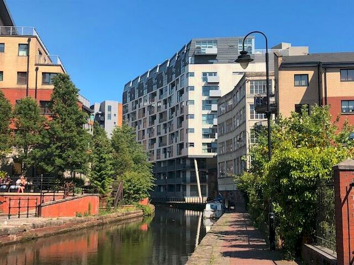 2 Bedroom Apartment To Rent In The Lock Building, City Centre, M1