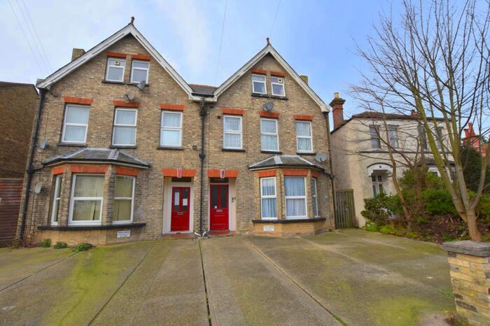 1 Bedroom Apartment To Rent In Hayes Road, Clacton, CO15