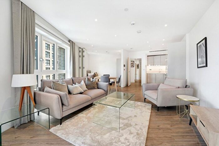 3 Bedroom Apartment For Sale In Wiverton Tower, Aldgate Place, E1