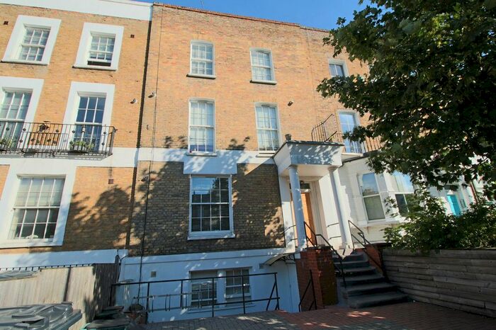 3 Bedroom Flat To Rent In London, N4