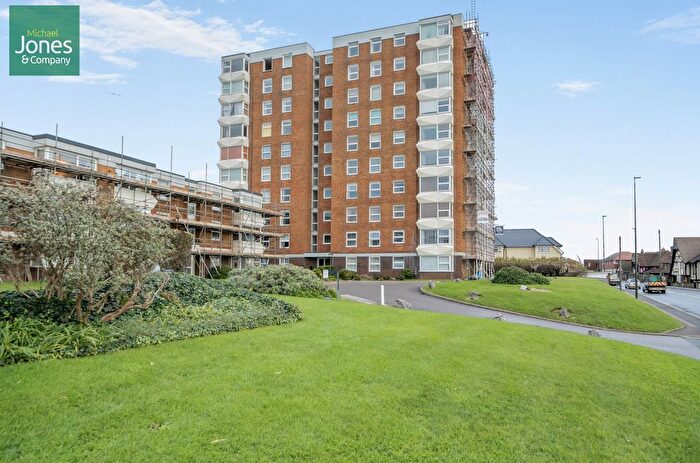 2 Bedroom Flat To Rent In Milford Court, Brighton Road, Lancing, West Sussex, BN15