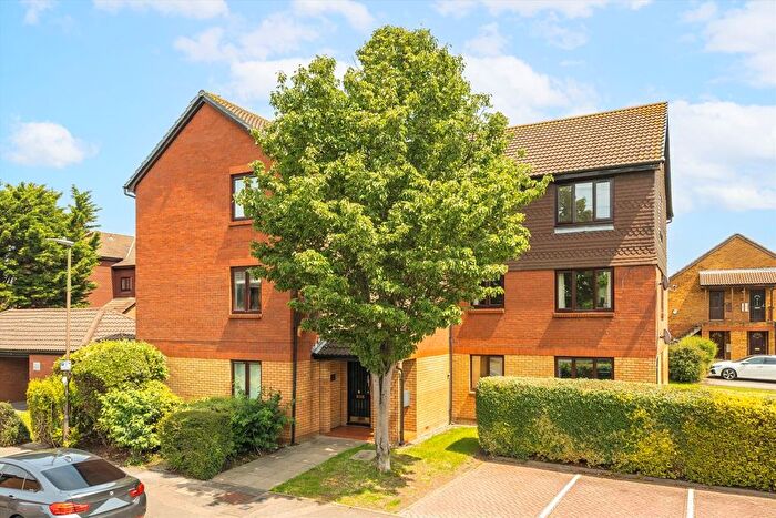 2 Bedroom Flat To Rent In Kipling Drive, Wimbledon, SW19