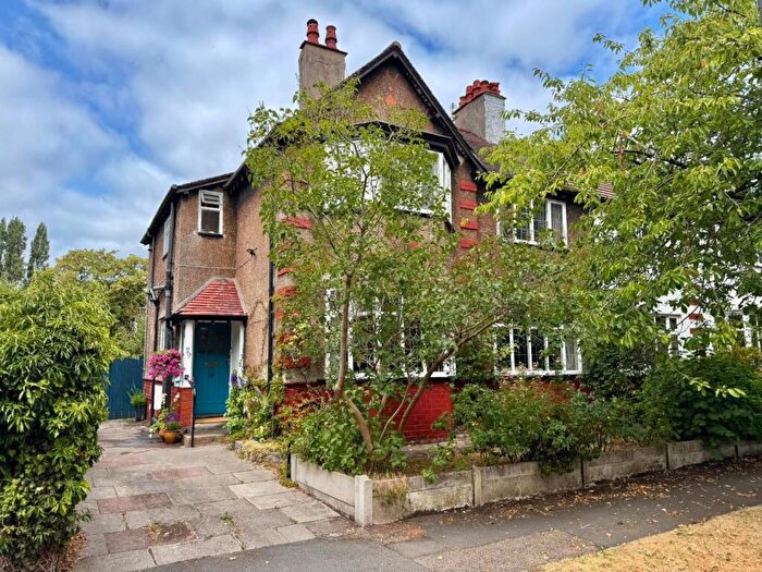 4 Bedroom Semi-Detached House For Sale In Meadow Bank, Chorltonville, M21