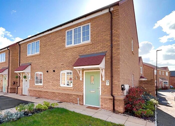 2 Bedroom Semi-Detached House For Sale In Drabble Close, Armthorpe, Doncaster, DN3