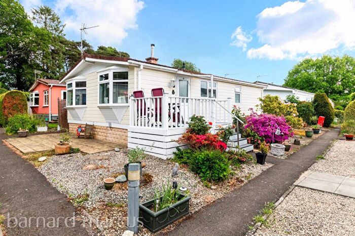 2 Bedroom Park Home For Sale In Blue Ridges Park, Ockley, Dorking, RH5