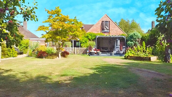 5 Bedroom Detached House For Sale In The Beeches, Lydiard Millicent, SN5