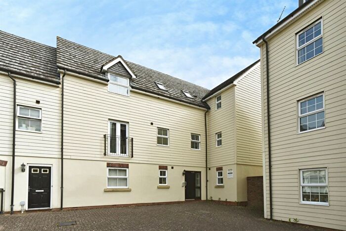 2 Bedroom Flat For Sale In Mazurek Way, Swindon, SN25
