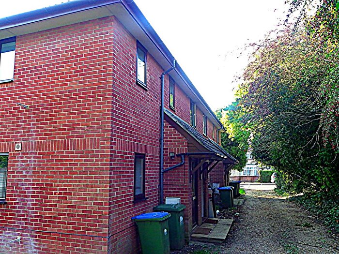 2 Bedroom Flat To Rent In Cedar Court, Spring Road, SO19
