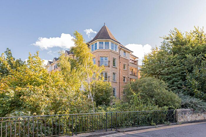 3 Bedroom Flat For Sale In / Powderhall Brae, Edinburgh, EH7