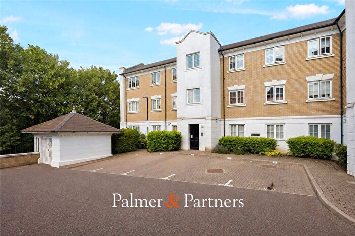 2 Bedroom Apartment For Sale In George Williams Way, Colchester, Essex, CO1