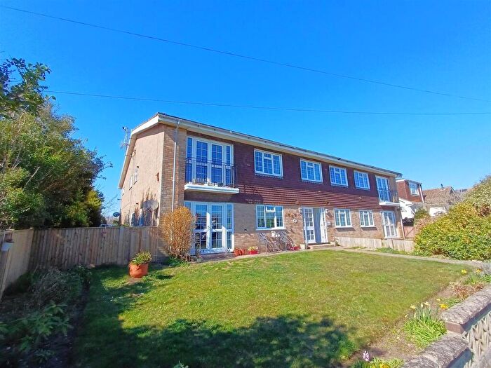 2 Bedroom Flat For Sale In Ambleside Avenue, Telscombe Cliffs, Peacehaven, BN10