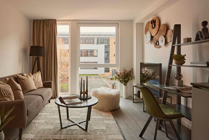 1 Bedroom Flat To Rent In Dumballs Road, Cardiff(City), CF10