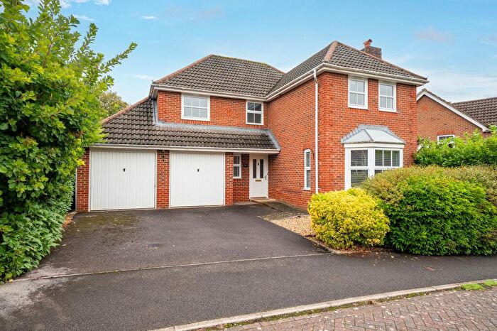 4 Bedroom Detached House For Sale In Denning Mead, Andover, SP10