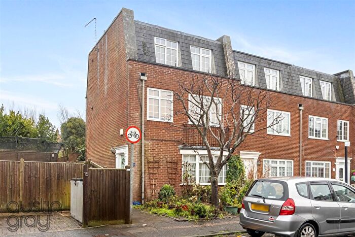 3 Bedroom Property For Sale In Westbourne Place, Hove, BN3