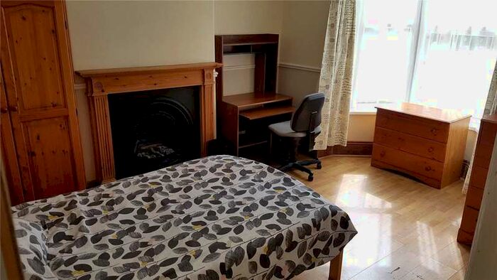 4 Bedroom End Of Terrace House To Rent In Snowdon View (4 Bed), Bangor, Gwynedd, LL57