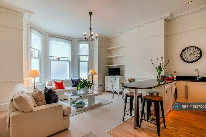 1 Bedroom Flat To Rent In Alderbrook Road, London, SW12