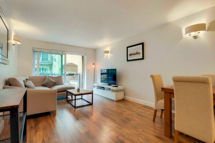 1 Bedroom Apartment To Rent In The Grainstore, Royal Victoria Dock, E16
