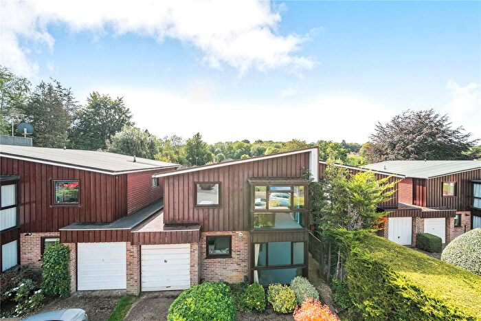 4 Bedroom Link Detached House For Sale In Eagles Drive, Tatsfield, Westerham, TN16