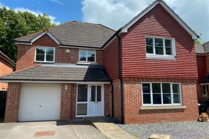 4 Bedroom Detached House To Rent In Chineham, Basingstoke, RG24