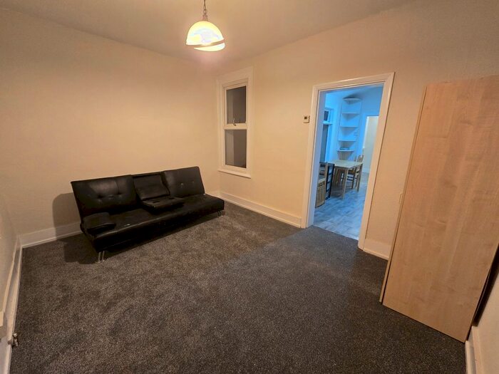 2 Bedroom Flat To Rent In Scotland Green Road North, Enfield, EN3