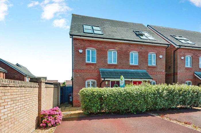 3 Bedroom Semi-Detached House For Sale In Stephenson Grove, Prescot, Merseyside, L35
