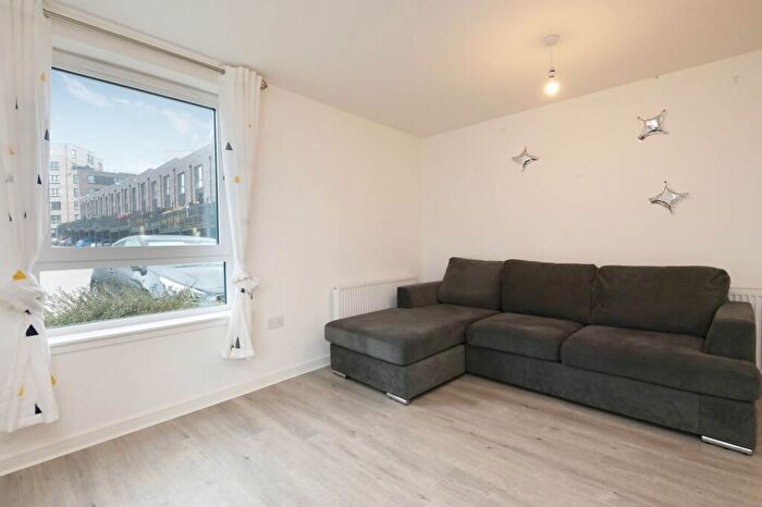 2 Bedroom Flat For Sale In Flat, Kingsburgh Crescent, Granton, Edinburgh, EH5