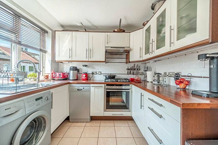 3 Bedroom Flat To Rent In Valentine Road, South Harrow, Harrow, HA2