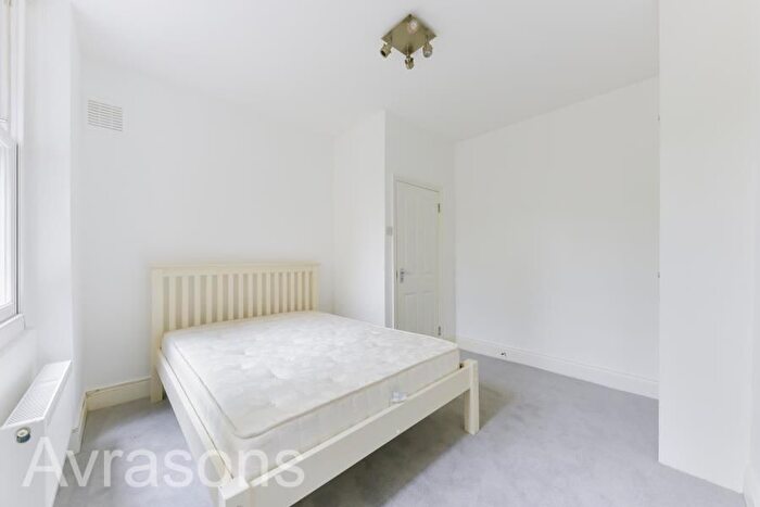 1 Bedroom Flat To Rent In Bonnington Square, Vauxhall, SW8