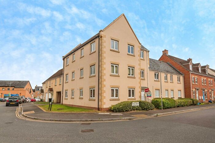 2 Bedroom Flat For Sale In Home Terrace, Norton Fitzwarren, Taunton, TA2