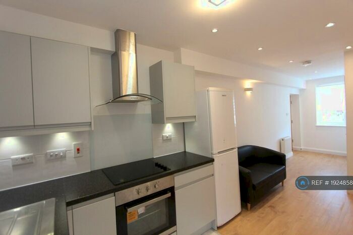 1 Bedroom Maisonette To Rent In Beaumont Road, Cambridge, CB1