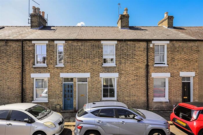 2 Bedroom Terraced House For Sale In Searle Street, Cambridge, CB4