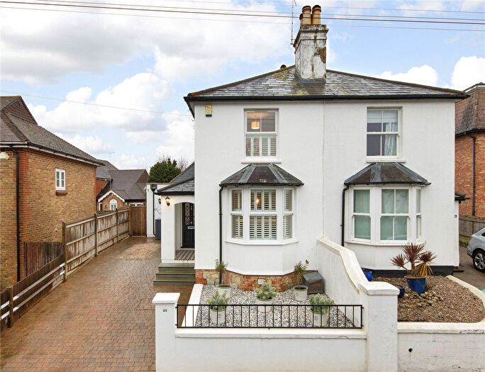 3 Bedroom Semi Detached House For Sale In Bradbourne Road, Sevenoaks, Kent, TN13