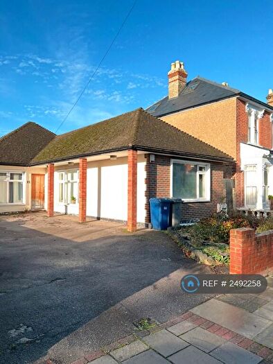 2 Bedroom Bungalow To Rent In Macdonald Road, London, N11