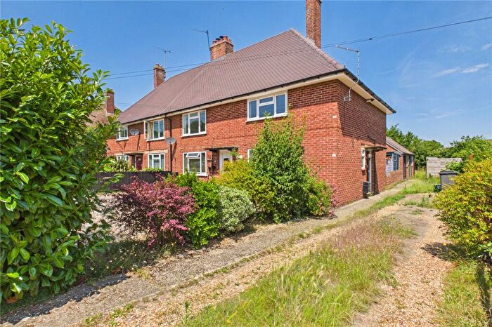 2 Bedroom Maisonette For Sale In Englefield Road, Theale, Reading, Berkshire, RG7