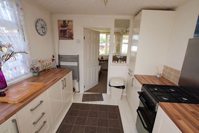 2 Bedroom Bungalow For Sale In Main Road, Humberston Fitties, DN36